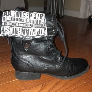 Combat boots